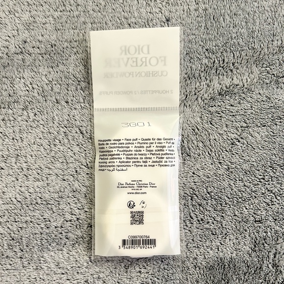 DIOR Forever Cushion Powder 2 Powder Puffs - Picture 4 of 7